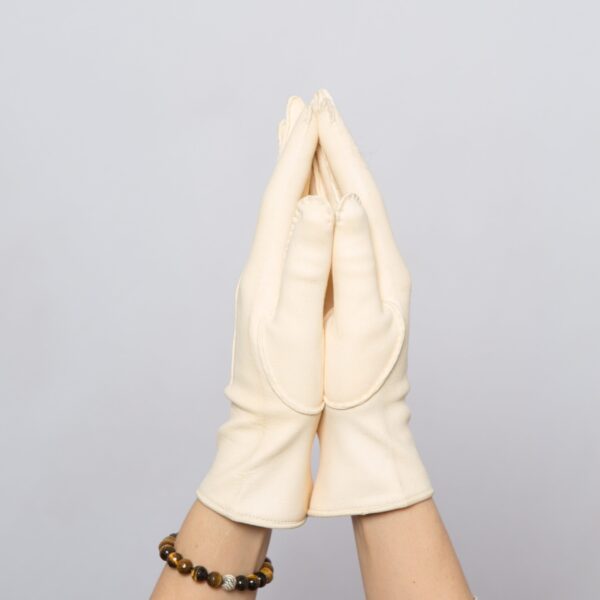Vintage Soft Leather Cream Gloves - Image 3