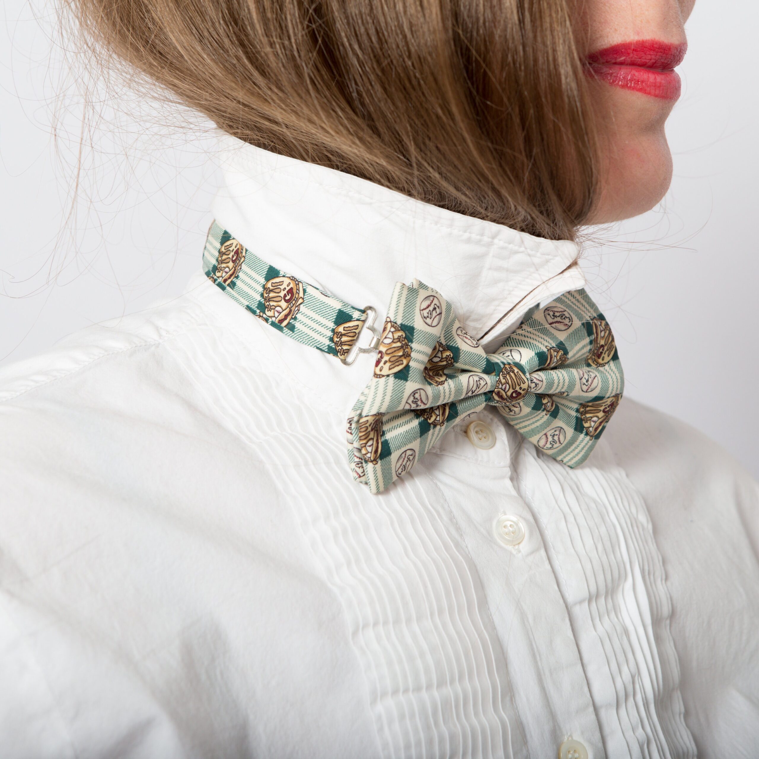 Vintage Baseball Print Silk Bow Tie Vintage Baseball Print Silk Bow Tie - Image 2