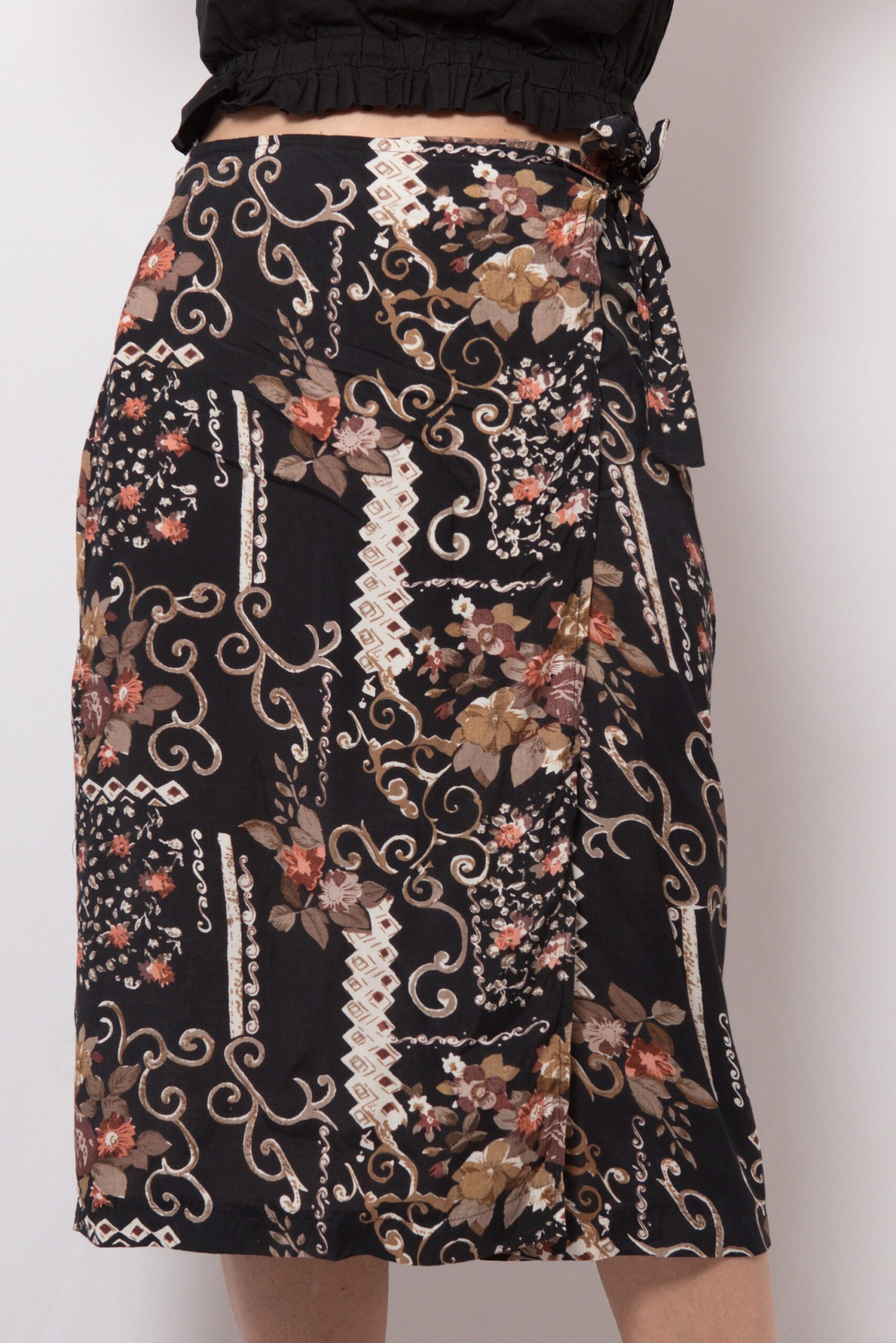 Vintage Wrap Skirt Abstract Vintage Wrap Skirt Abstract - Image 4