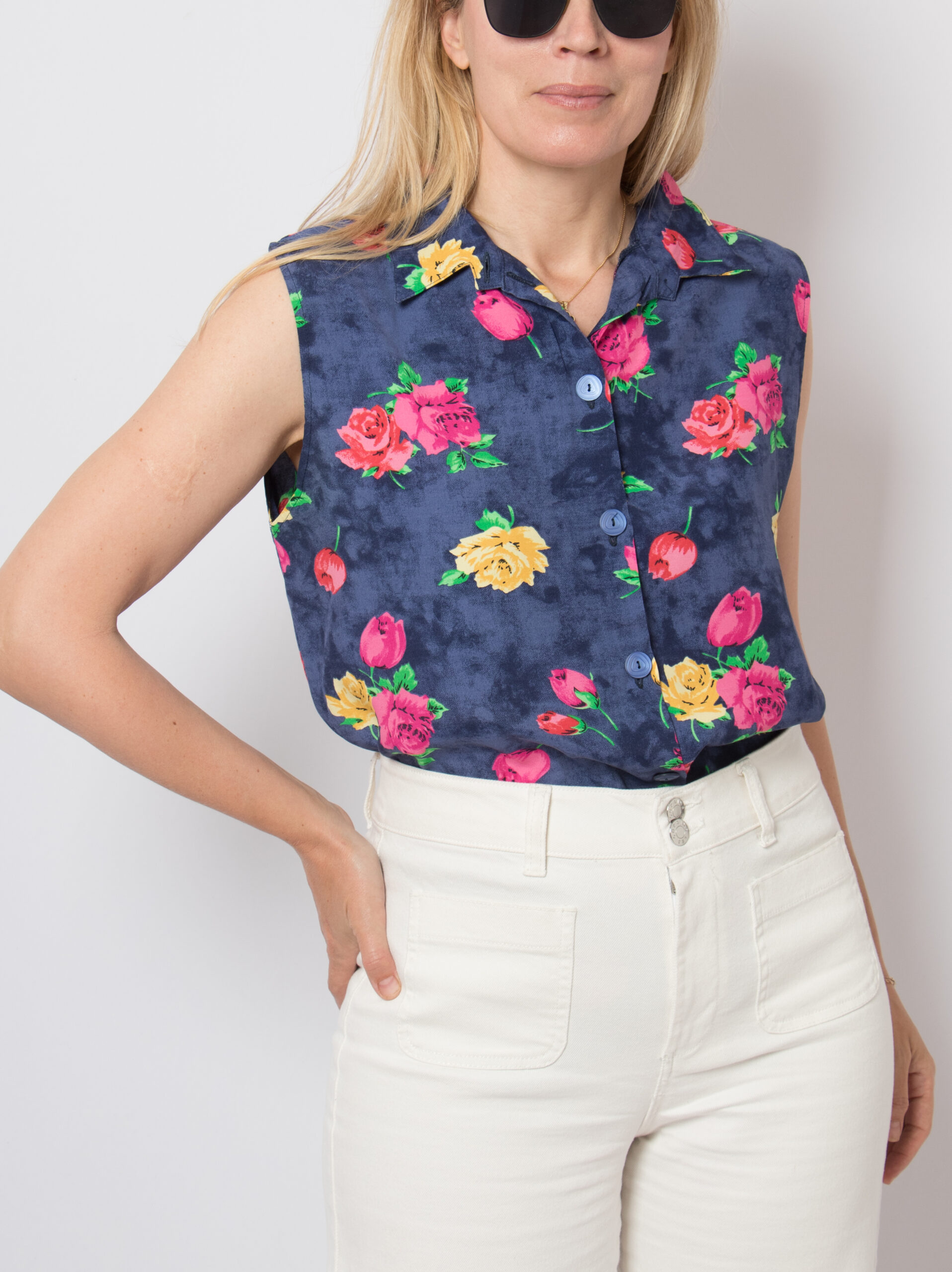 90s Rose Print Blouse Sleeveless 90s Rose Print Blouse Sleeveless