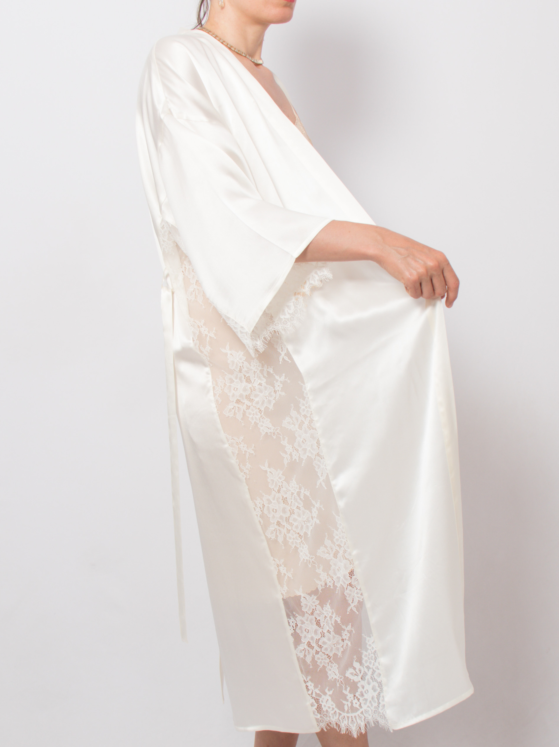 Vintage Ivory Silk Robe Vintage Ivory Silk Robe - Image 3