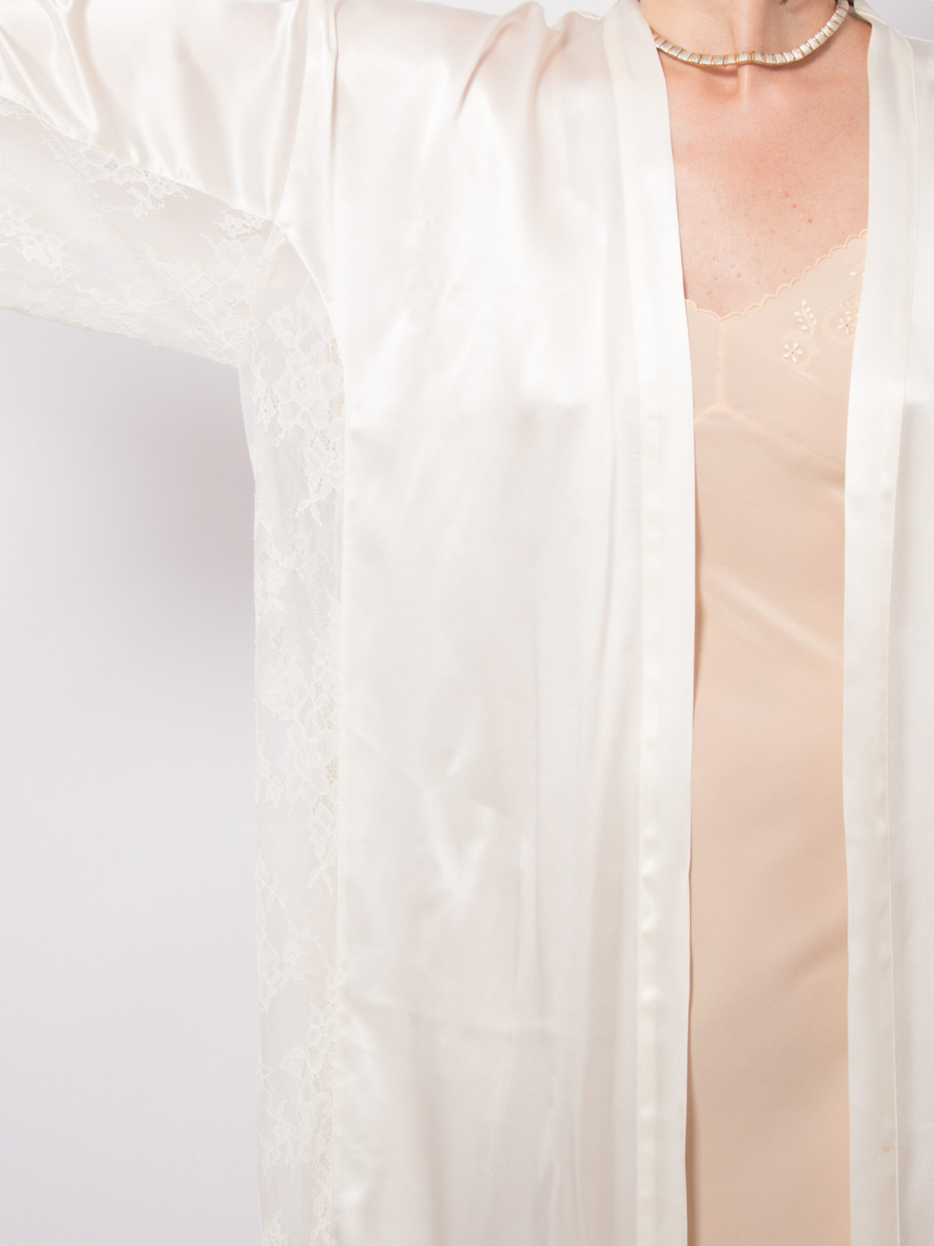 Vintage Ivory Silk Robe Vintage Ivory Silk Robe - Image 5
