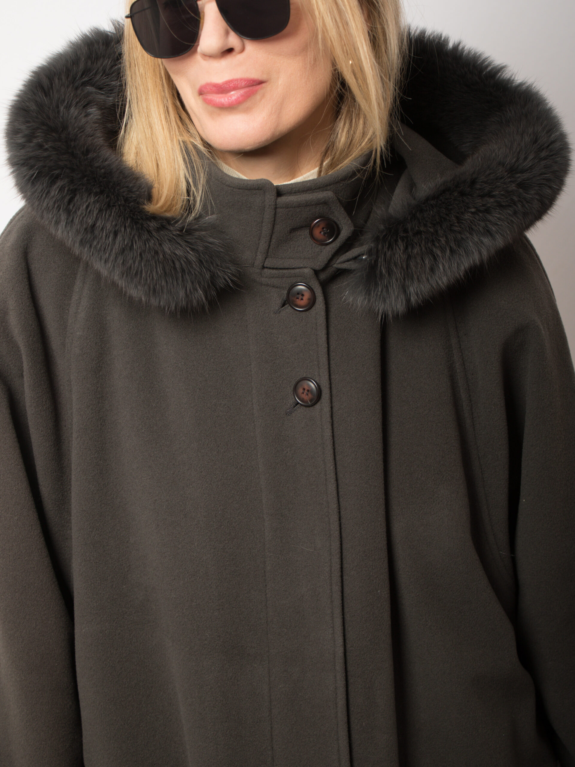 Vintage CIRSTEIN Cashmere Wool Coat with Fox Fur Trim Vintage CIRSTEIN Cashmere Wool Coat with Fox Fur Trim - Image 2
