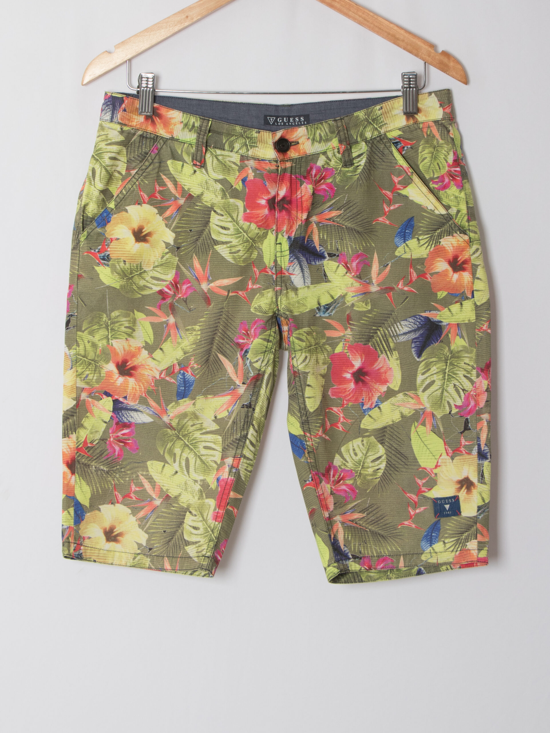 GUESS Low Waist Tropical Floral Shorts GUESS Low Waist Tropical Floral Shorts - Image 4