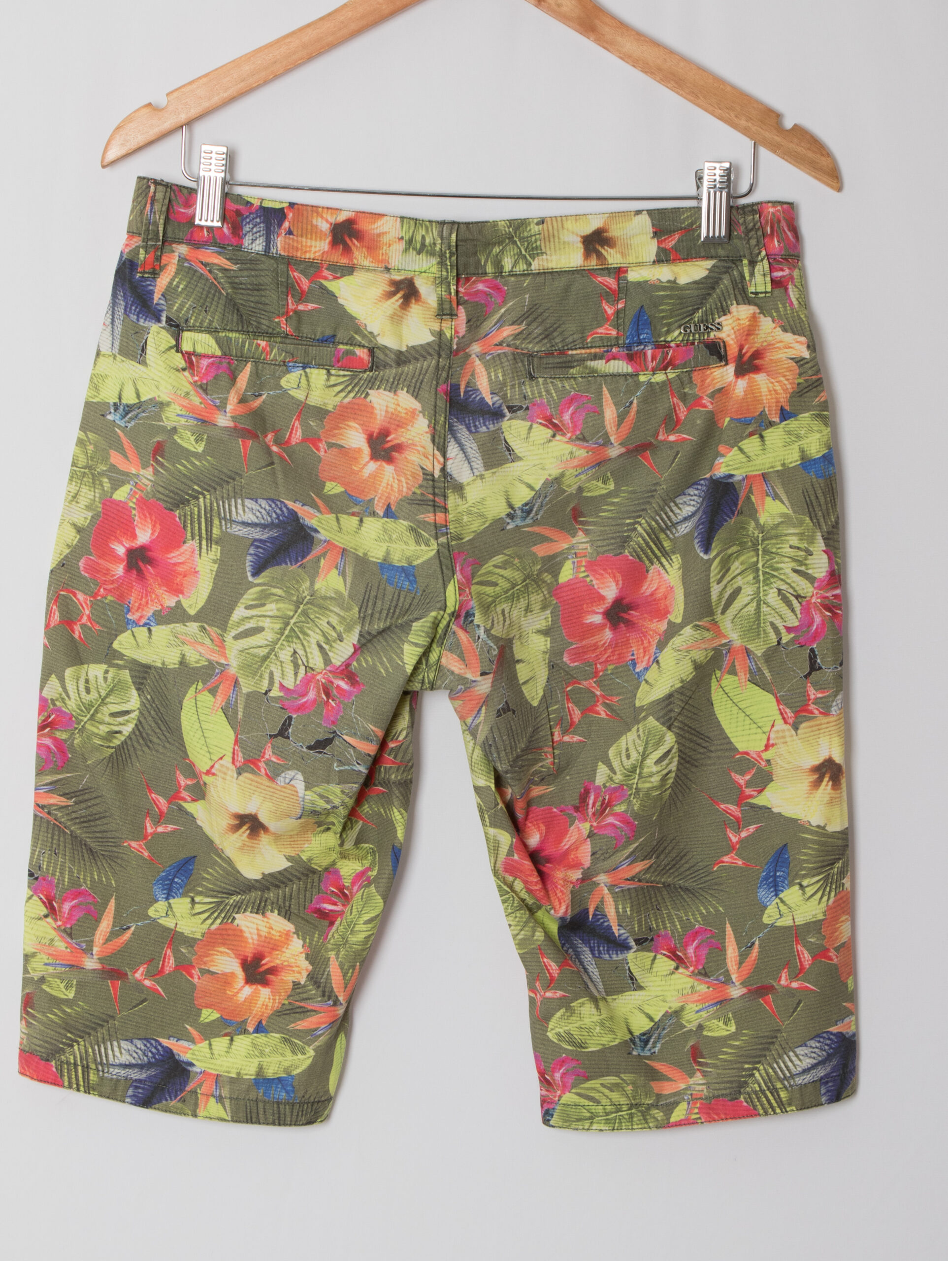 GUESS Low Waist Tropical Floral Shorts GUESS Low Waist Tropical Floral Shorts - Image 6