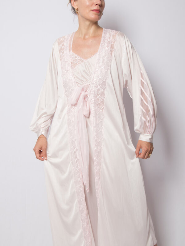 Vintage Pink Nylon Peignoir Set - Image 4
