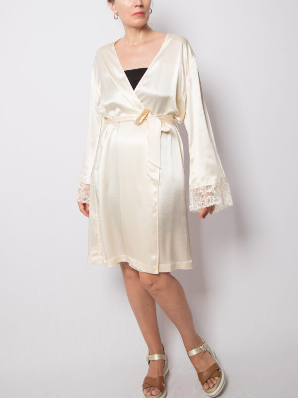 Vintage Ivory Silk Robe - Image 3