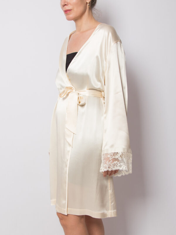Vintage Ivory Silk Robe - Image 5