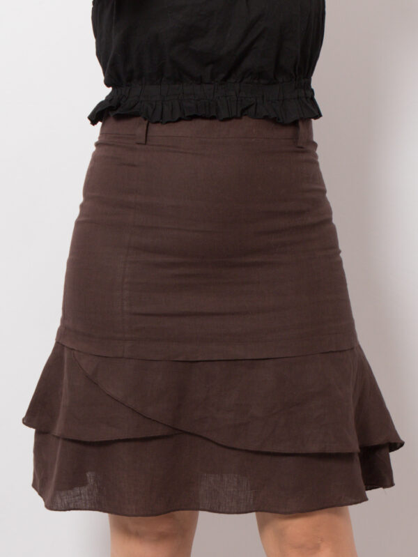 Early 2000s Max Co Brown Linen Skirt Tiered Ruffle hem with belt loops, zip closure. Very Good Condition Medium Size, see the measures below. m e a s u r e m e n t s (taken while the item is lying flat): waist 28.3'/ 72 cm hips 36.2'/ 92 cm length 22.4'/ 57 cm (Measurements of armpit, waist, and hips are doubled)