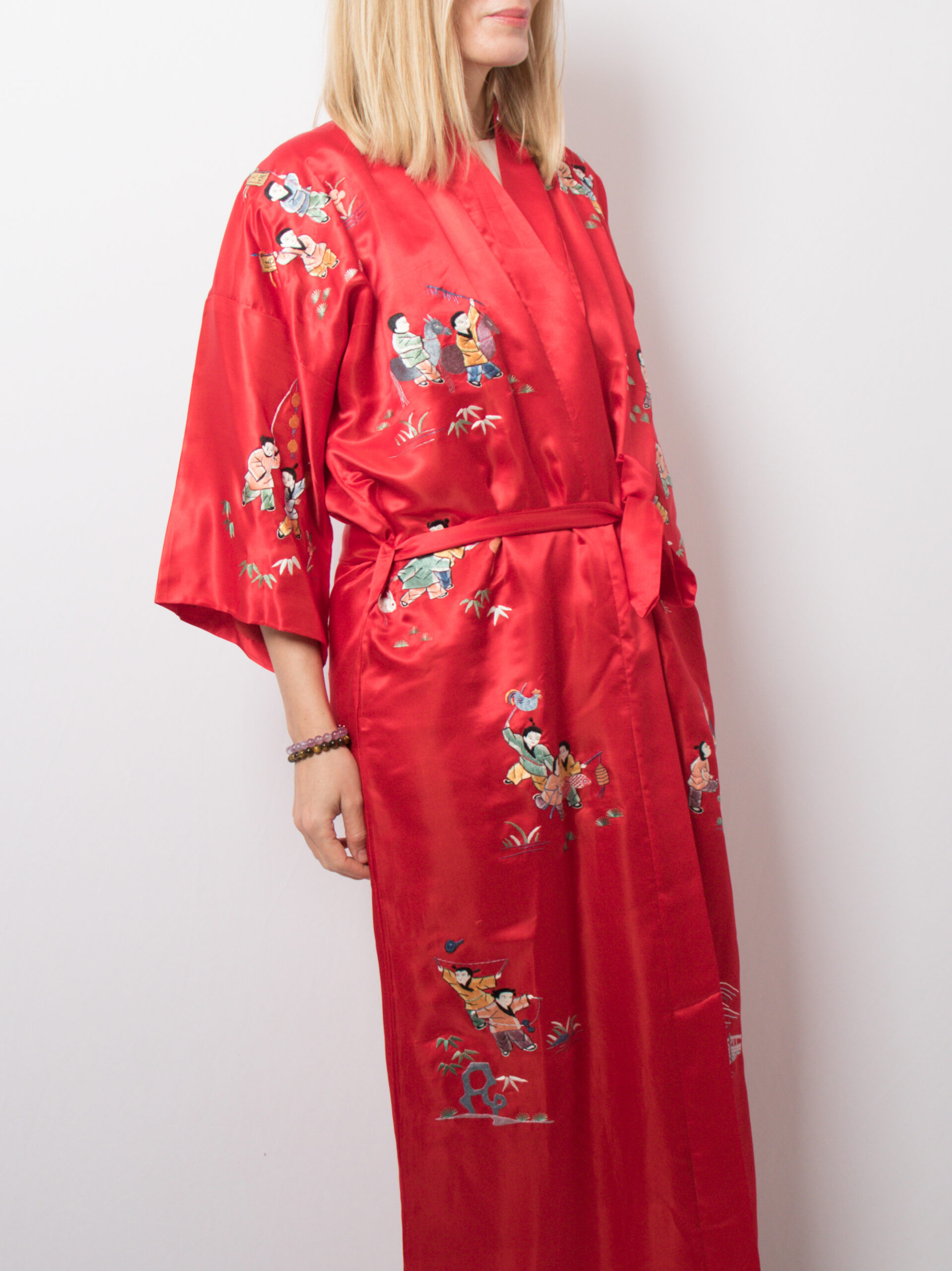Vintage Embroidered Kimono Robe Vintage Embroidered Kimono Robe