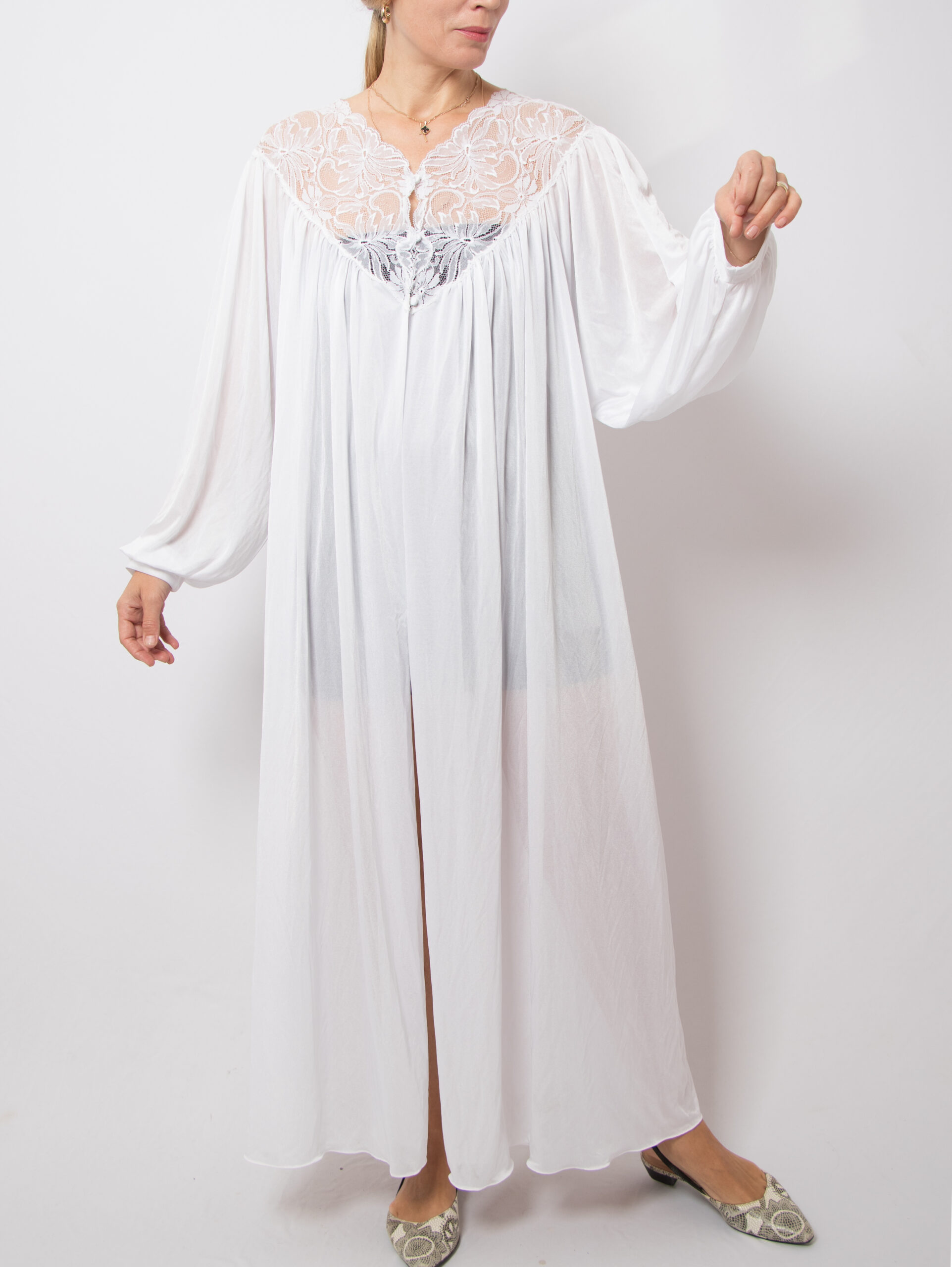 Vintage White Maxi Dressing Gown Vintage White Maxi Dressing Gown - Image 2