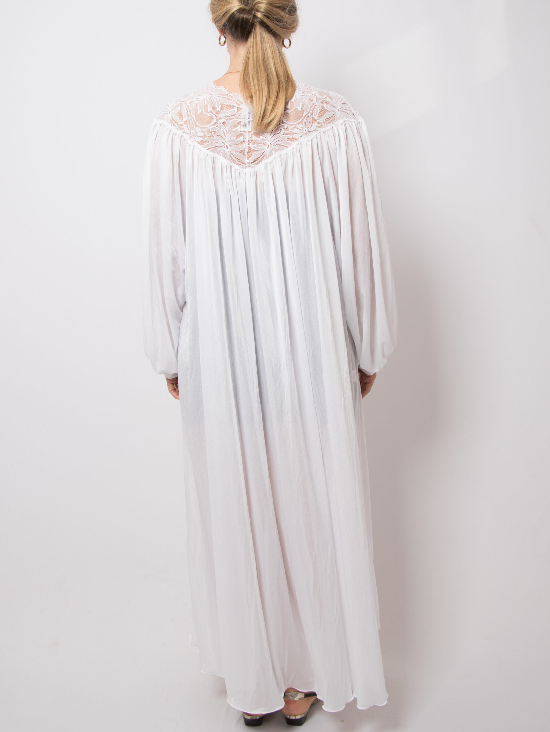 Vintage White Maxi Dressing Gown Vintage White Maxi Dressing Gown - Image 4