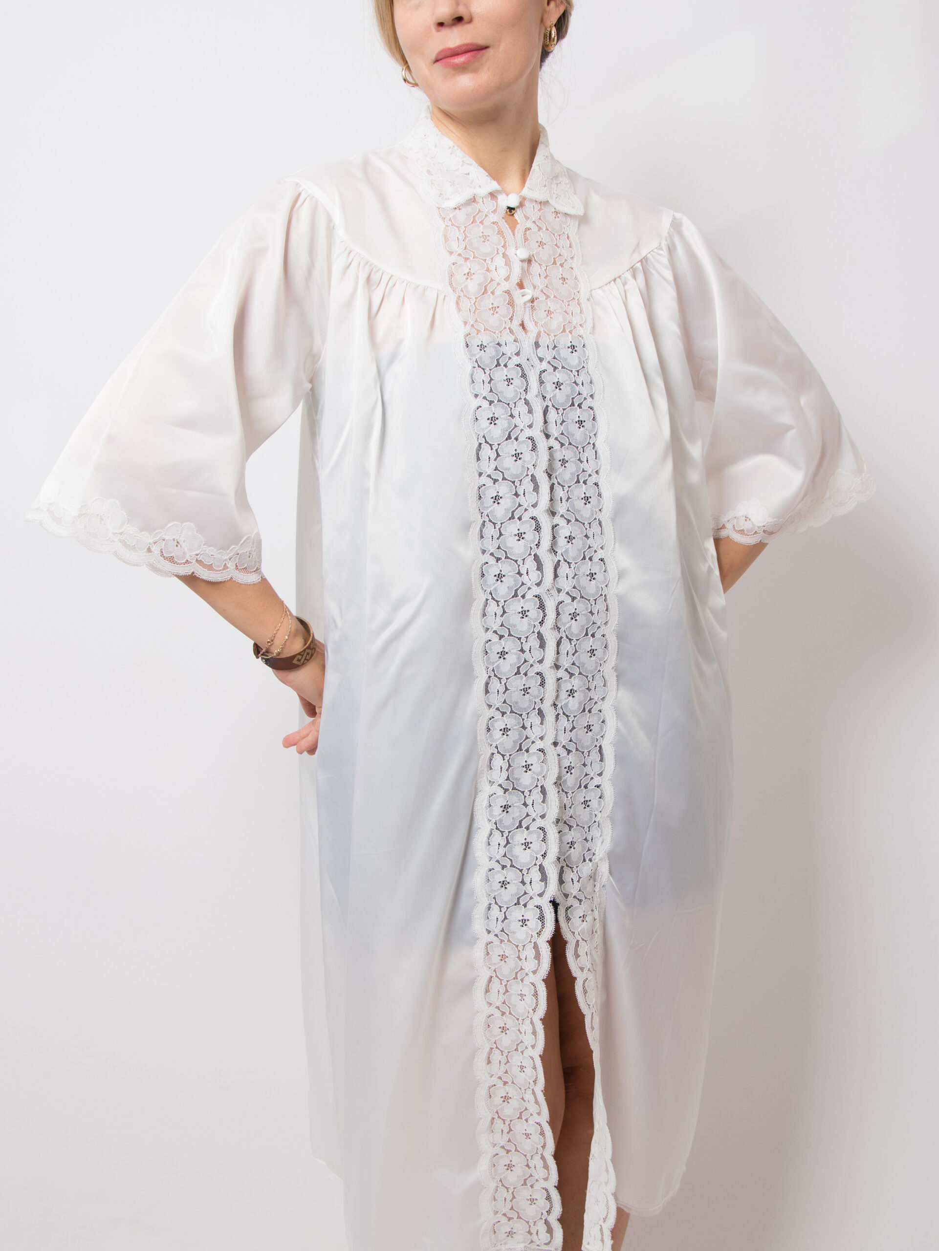 Vintage White Nylon Dressing Gown Vintage White Nylon Dressing Gown