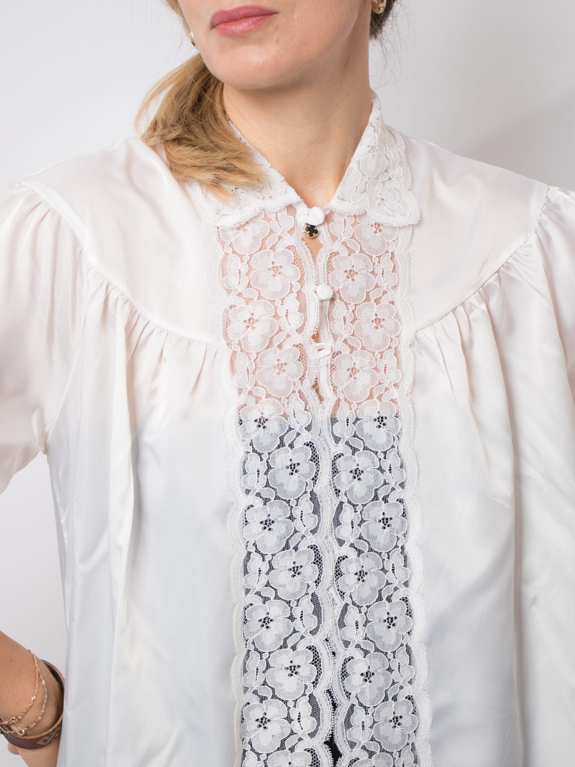 Vintage White Nylon Dressing Gown Vintage White Nylon Dressing Gown - Image 4
