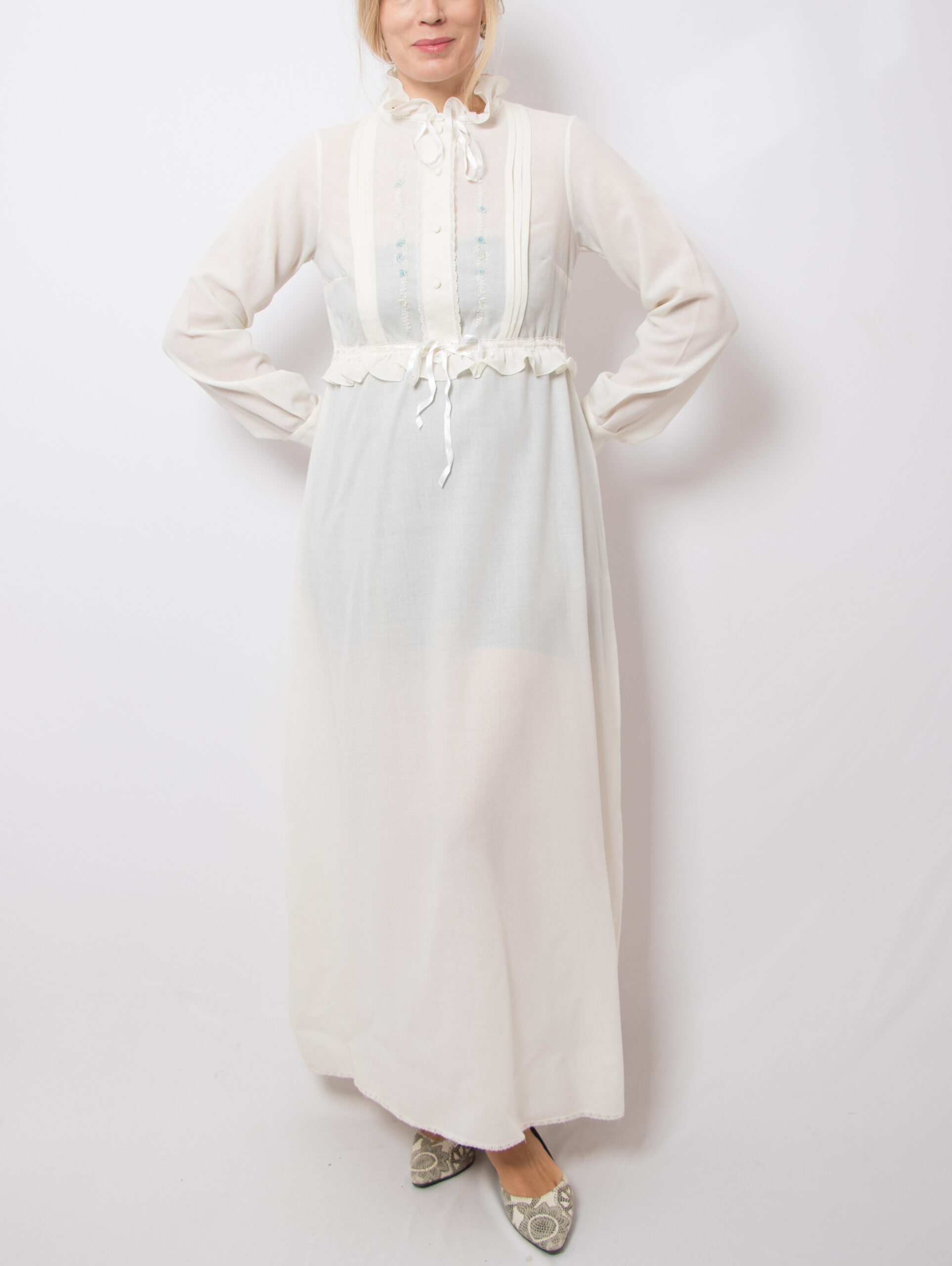 Vintage Wool Nightgown Victorian Style Vintage Wool Nightgown Victorian Style