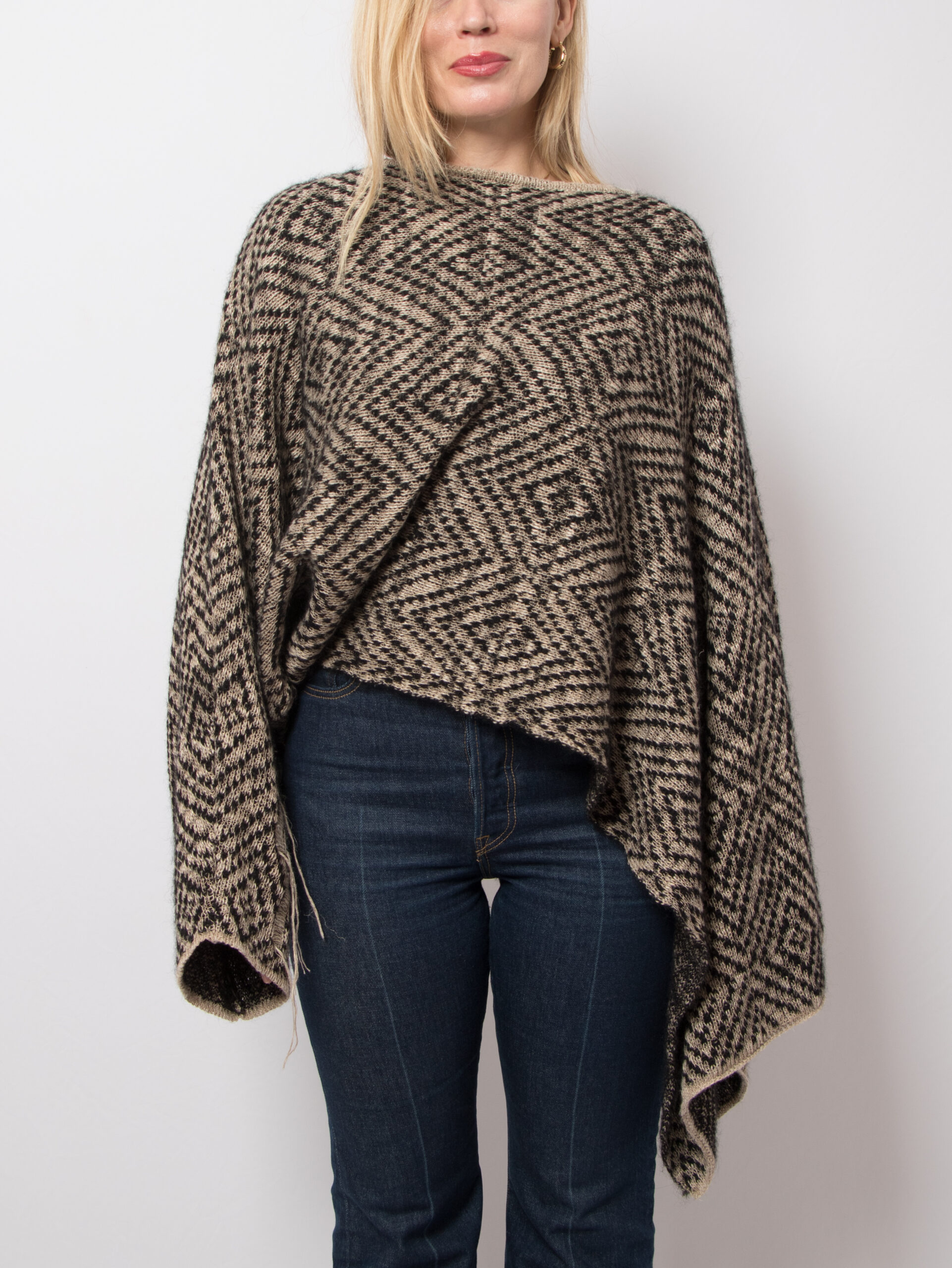 MALLONI Geometric Poncho Sweater MALLONI Geometric Poncho Sweater - Image 2