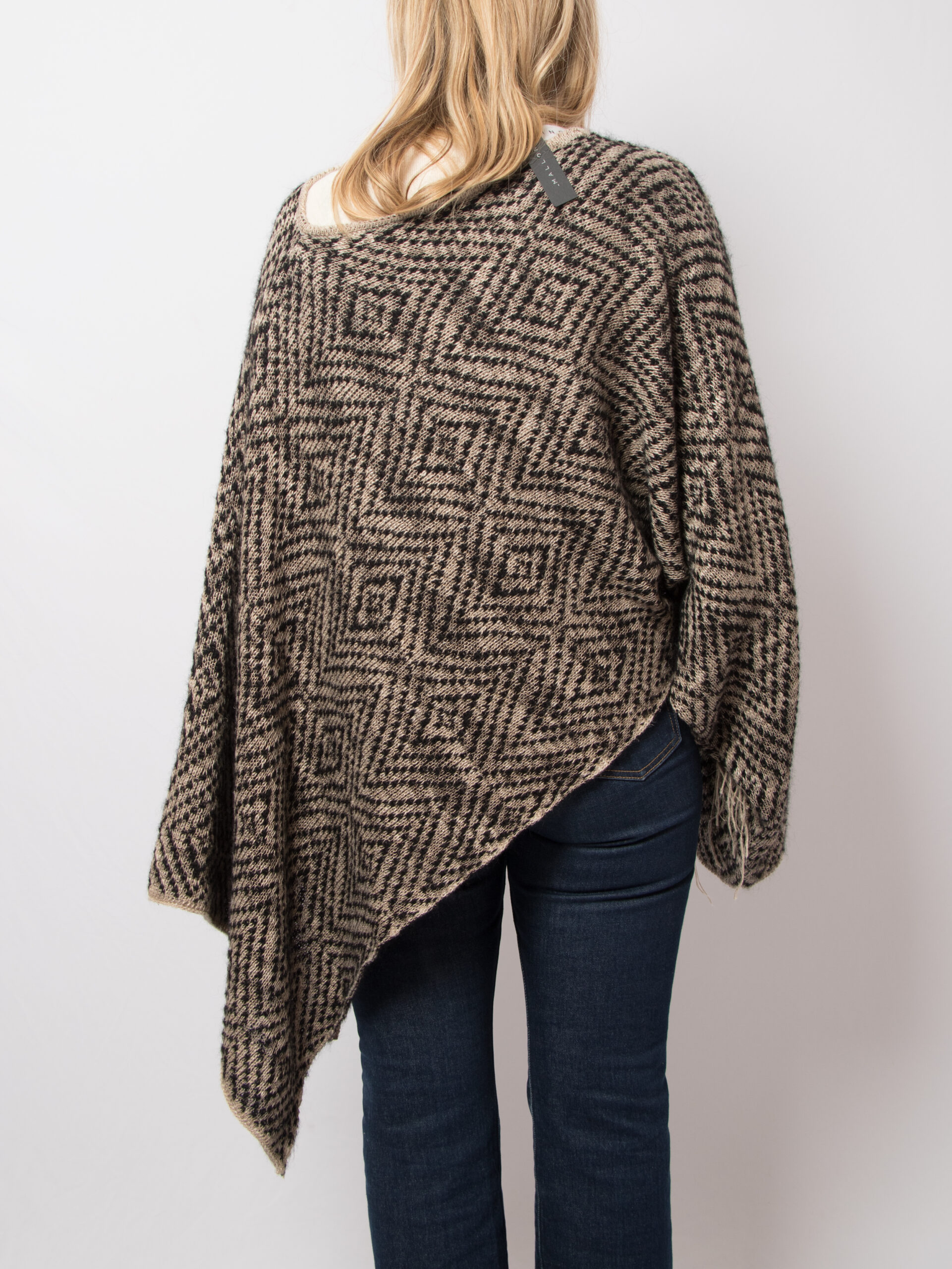 MALLONI Geometric Poncho Sweater MALLONI Geometric Poncho Sweater - Image 4