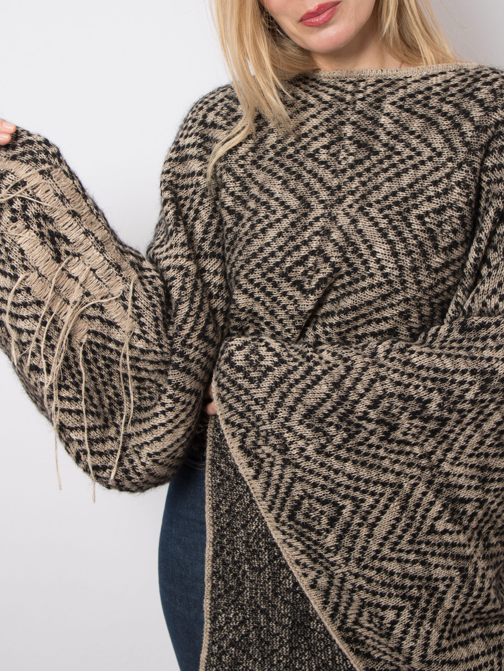 MALLONI Geometric Poncho Sweater MALLONI Geometric Poncho Sweater - Image 7