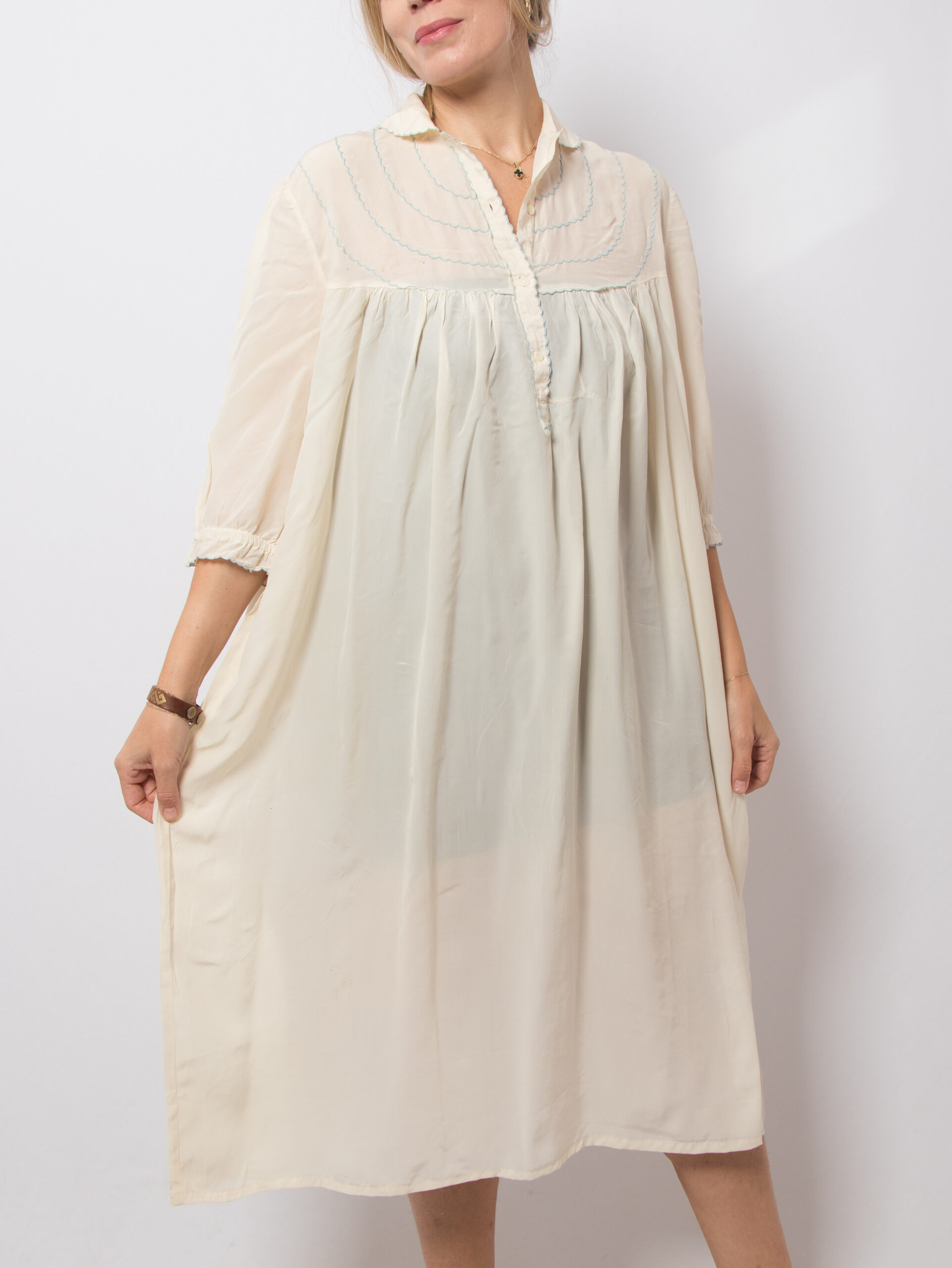 Vintage Ivory Silk Nightgown Vintage Ivory Silk Nightgown