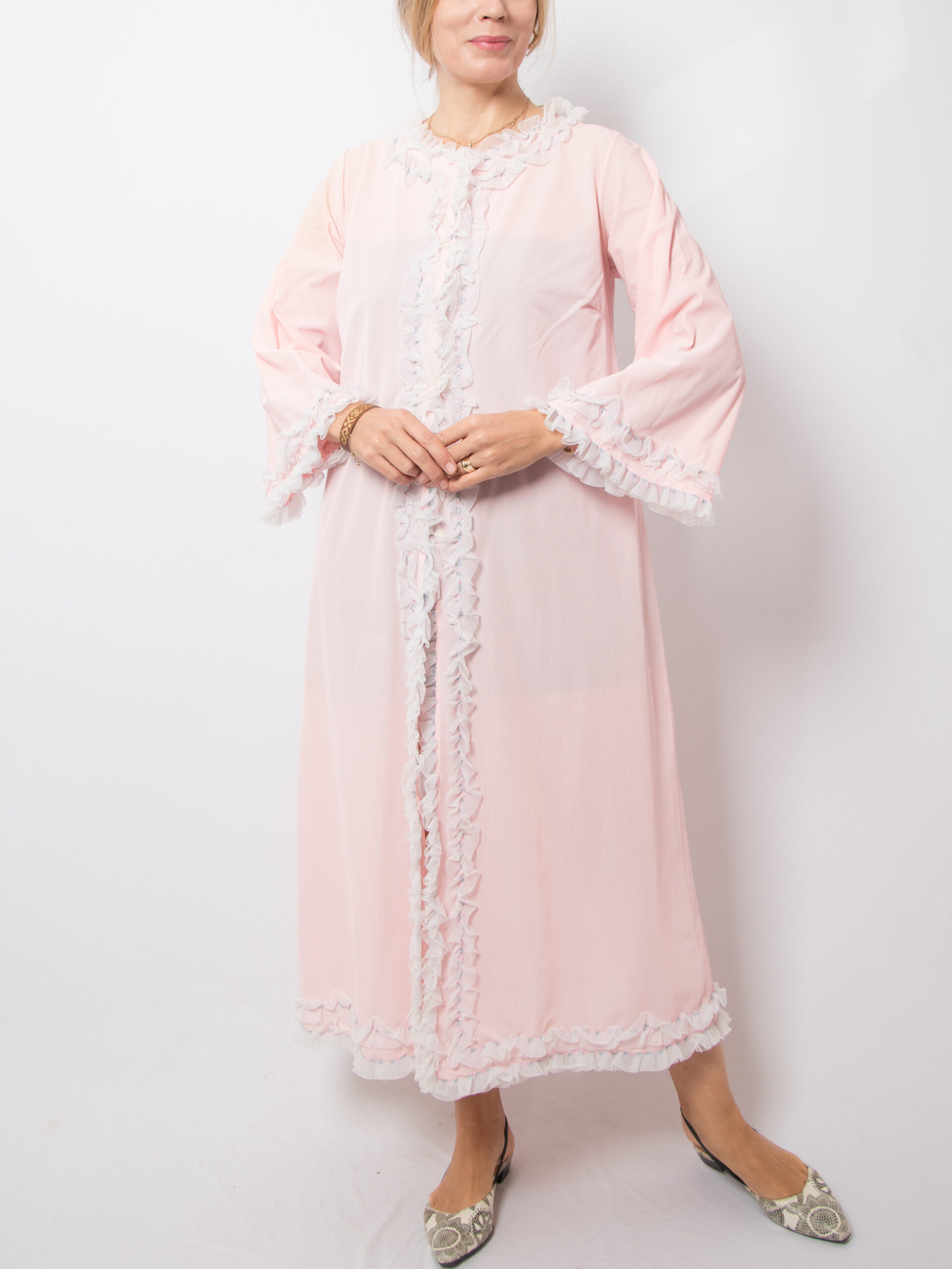 Vintage Pink Ruffle Robe Vintage Pink Ruffle Robe - Image 3