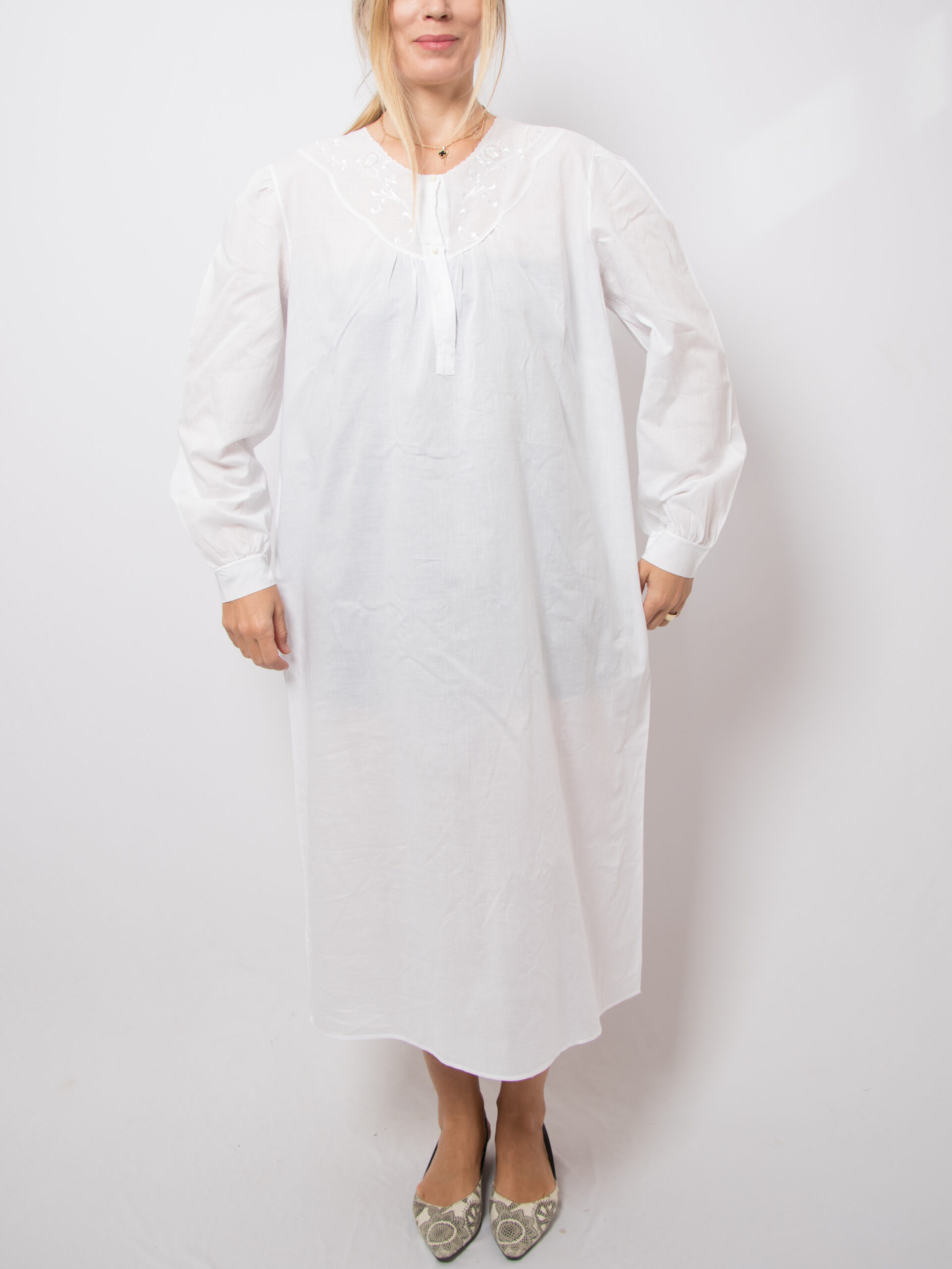 Vintage Long White Cotton Nightgown Vintage Long White Cotton Nightgown - Image 2