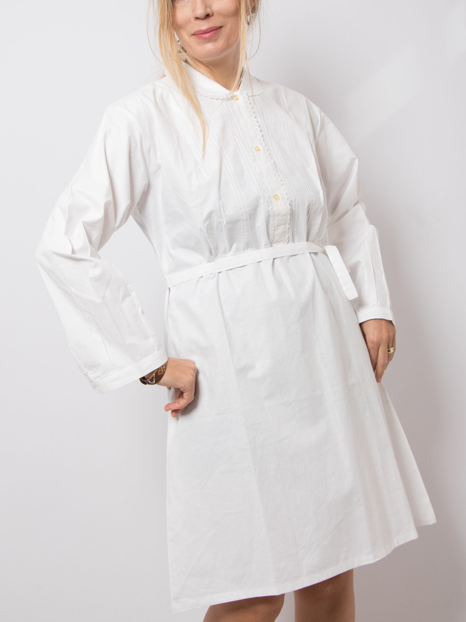 Vintage White Cotton Nightgown Vintage White Cotton Nightgown