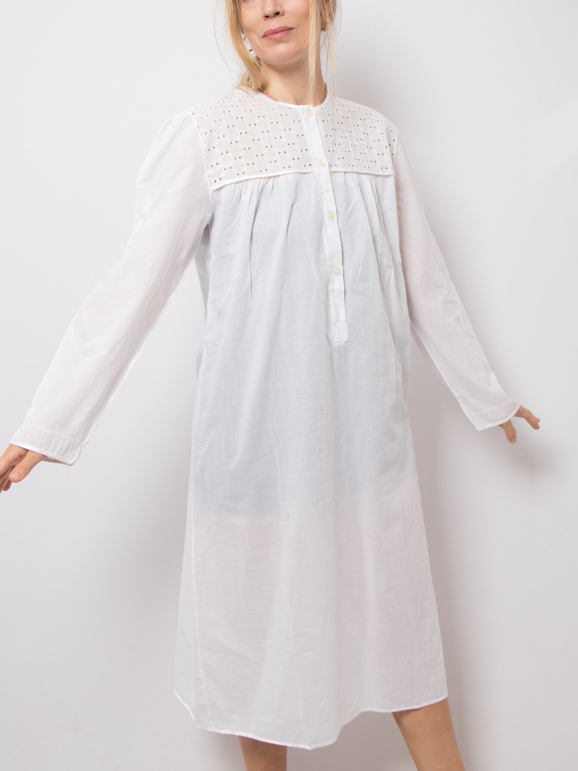 Vintage Long White Cotton Nightgown Vintage Long White Cotton Nightgown - Image 2