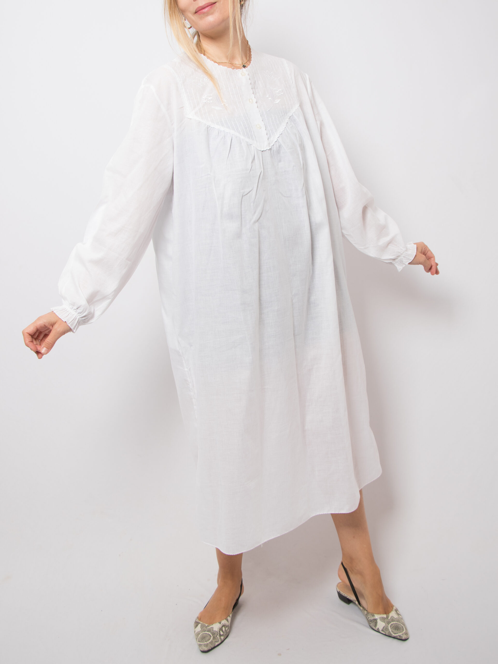 Vintage White Long Cotton Nightgown Vintage White Long Cotton Nightgown - Image 2