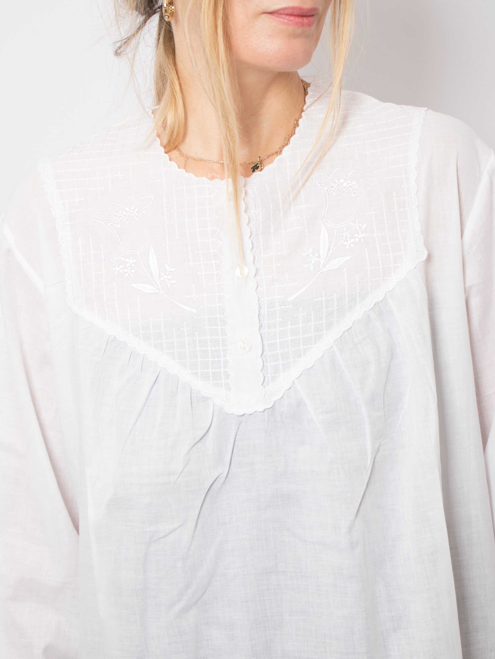Vintage White Long Cotton Nightgown Vintage White Long Cotton Nightgown