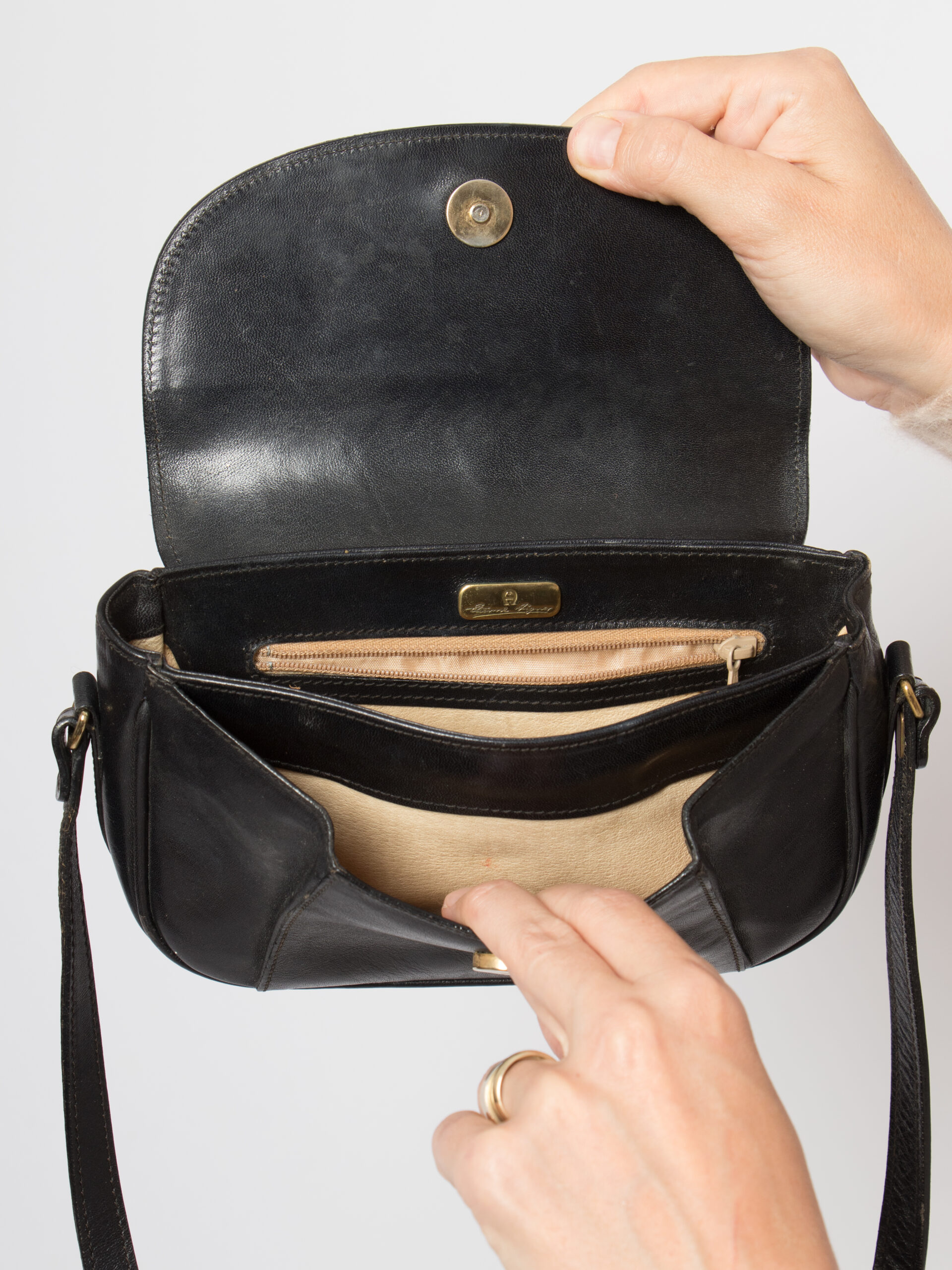 Vintage Etienne Aigner Long Strap Shoulder Bag Vintage Etienne Aigner Long Strap Shoulder Bag - Image 3