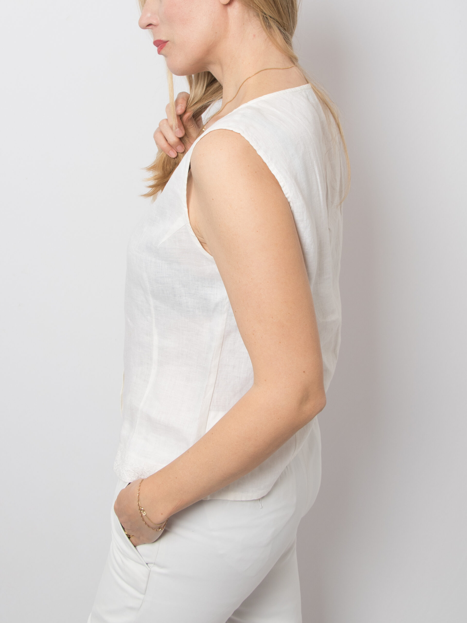Vintage White Linen Sleeveless Blouse Vintage White Linen Sleeveless Blouse - Image 3