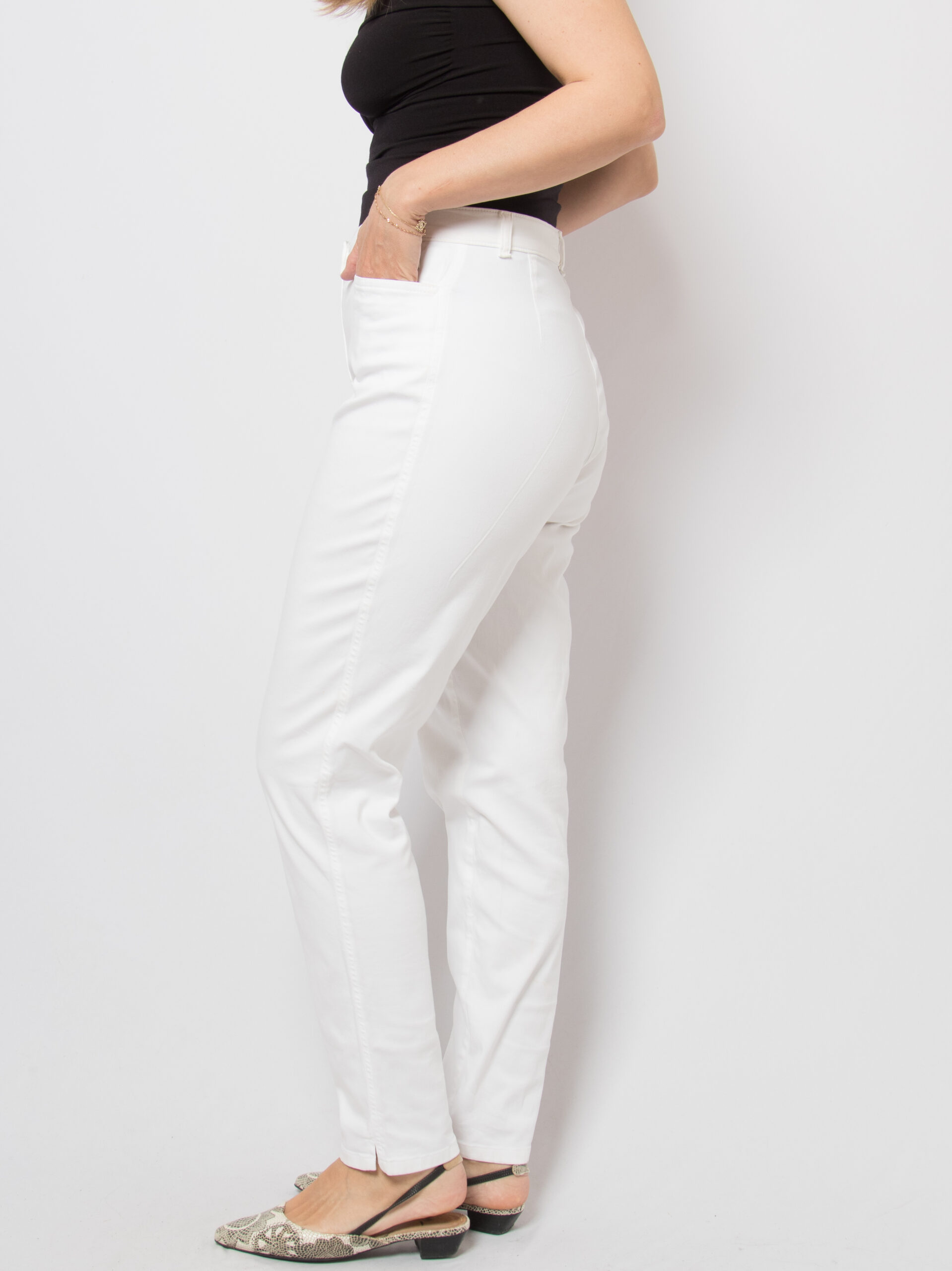 BRAX White High Waisted Slim Tapered Trousers BRAX White High Waisted Slim Tapered Trousers - Image 3