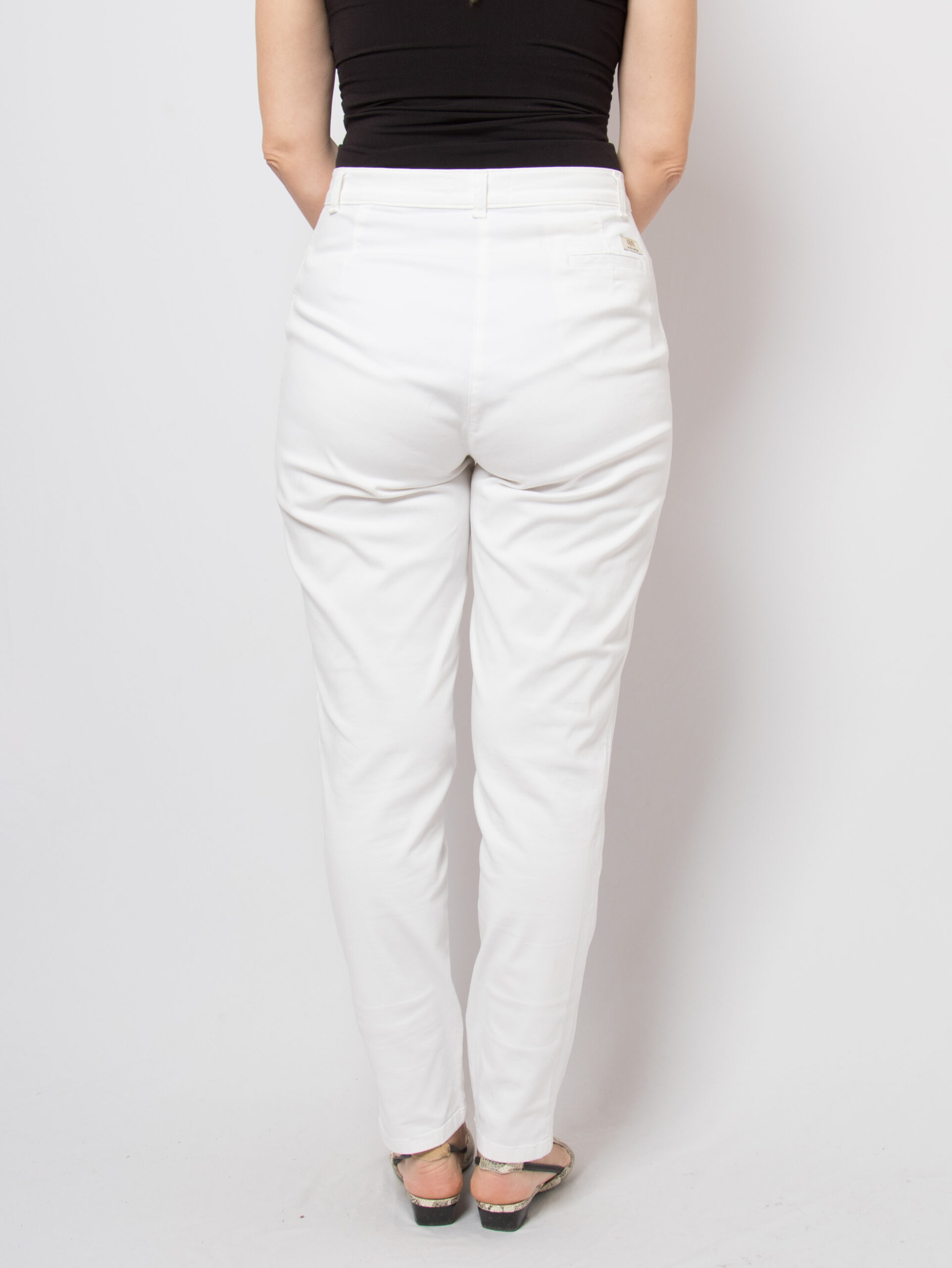 BRAX White High Waisted Slim Tapered Trousers BRAX White High Waisted Slim Tapered Trousers - Image 4