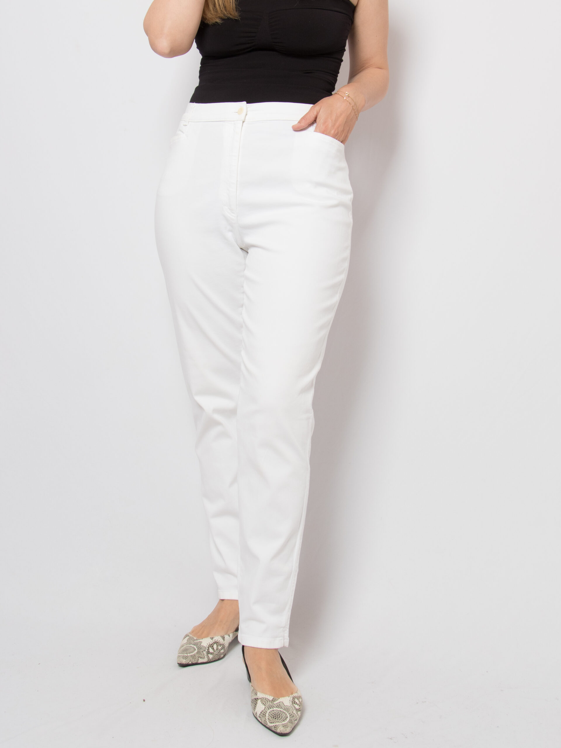 BRAX White High Waisted Slim Tapered Trousers BRAX White High Waisted Slim Tapered Trousers - Image 6