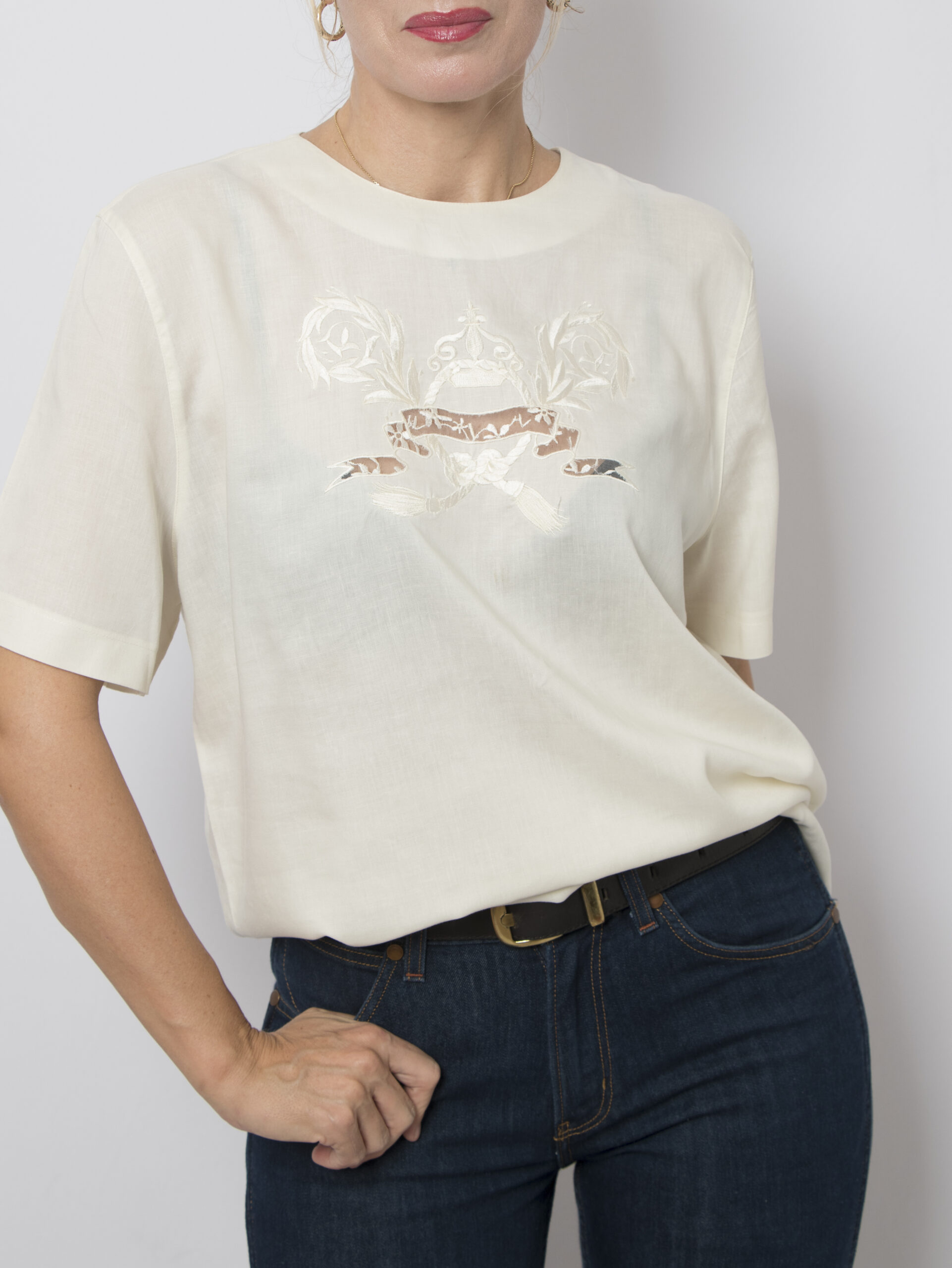 Vintage Regal Embroidery Ivory Top Vintage Regal Embroidery Ivory Top